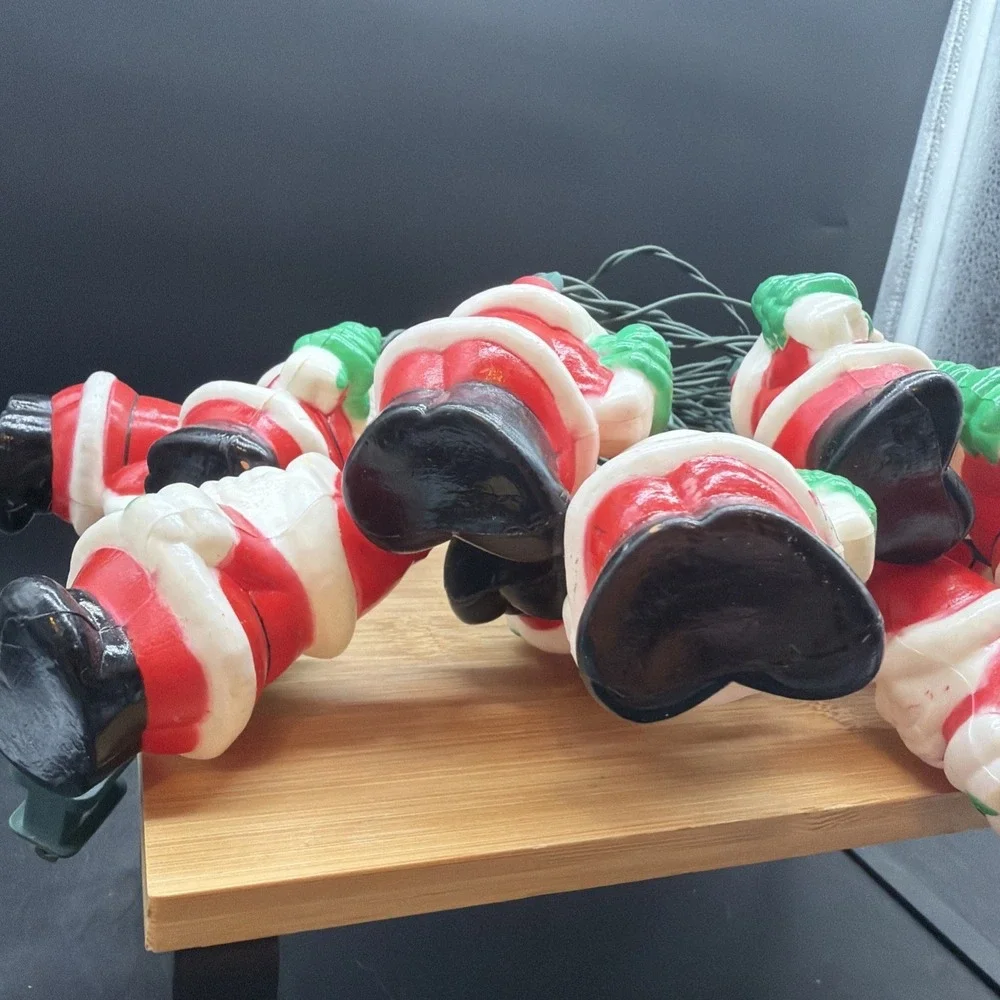 VTG Santa Claus String Lights Plastic Blow Mold Christmas 17 Santa's